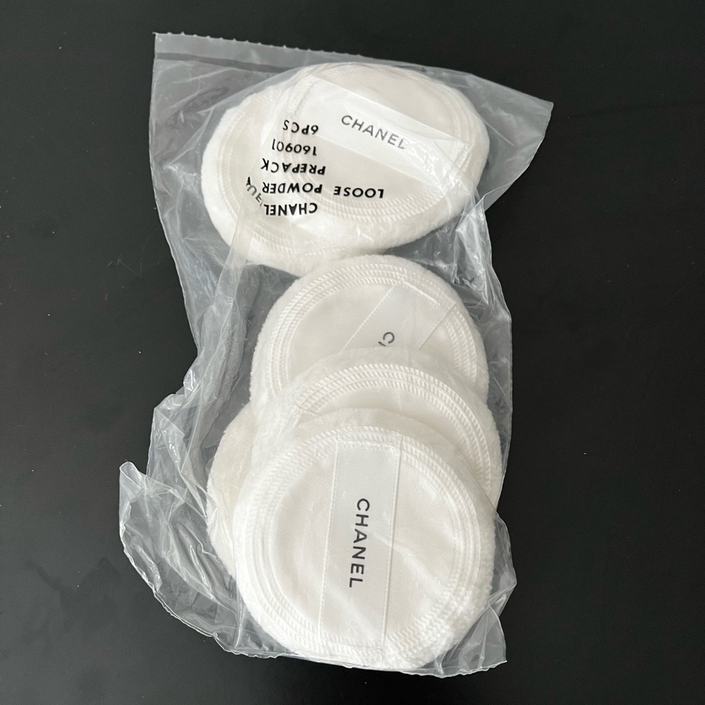 CHANEL powder puffs